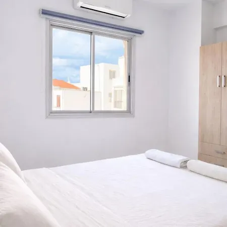 Apartment Cozy 1 Min To The *
